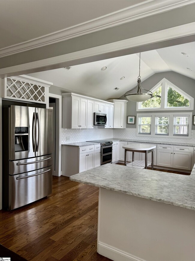 Building Photo - 909 Anderson Ridge Rd