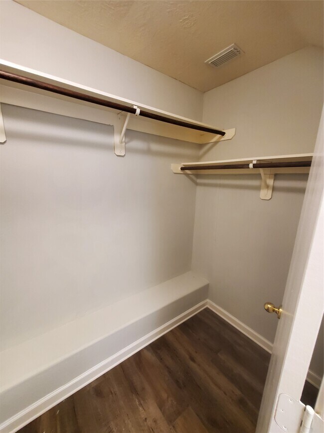 Building Photo - 9342 Canady Park Ln