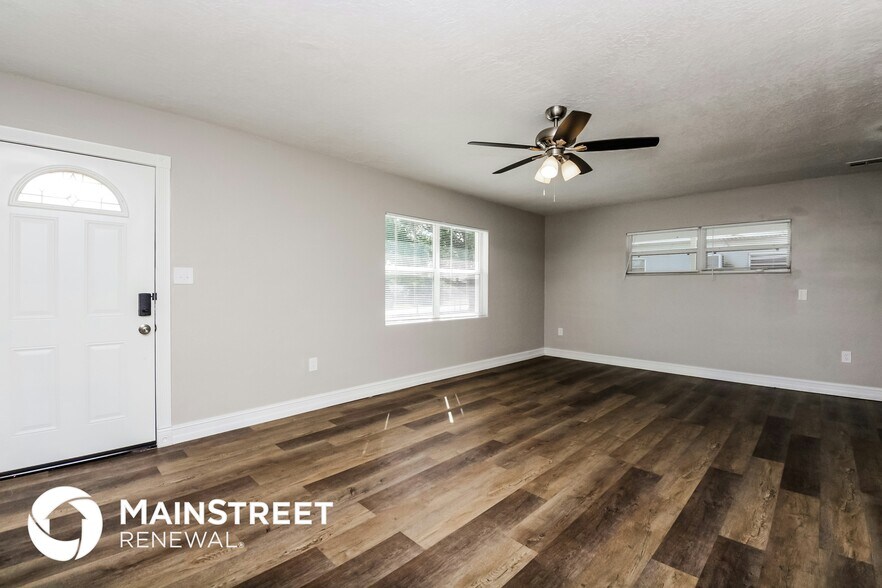 Building Photo - 1450 Terre Cia Ave