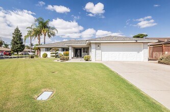 Building Photo - 3 Bedroom/2 Bath Home - $2250 per month!