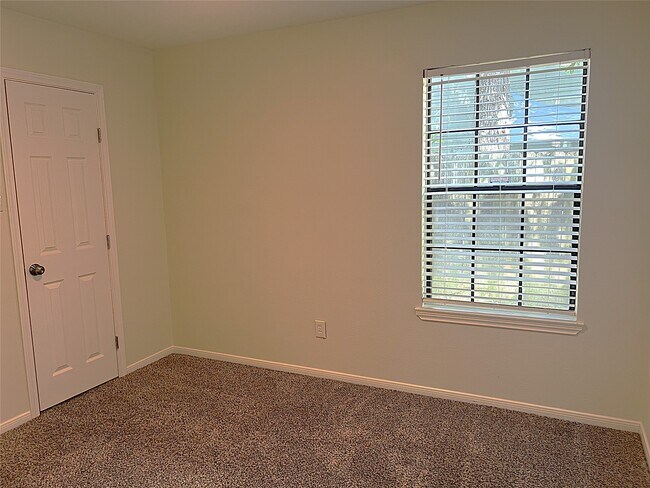 Building Photo - 3307 Golden Willow Dr