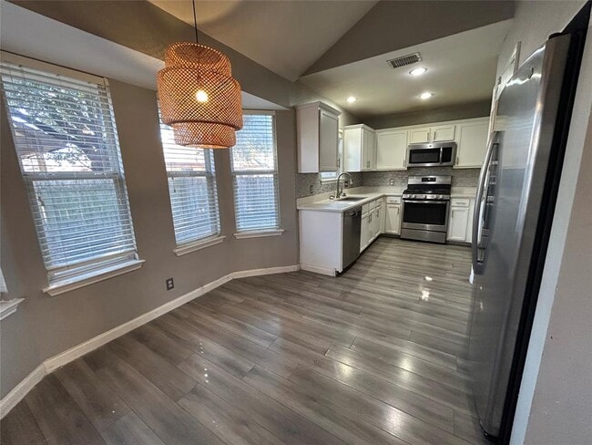 Building Photo - 516 Jefferson Ln