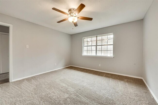 Building Photo - 1125 Shady Elm Ct