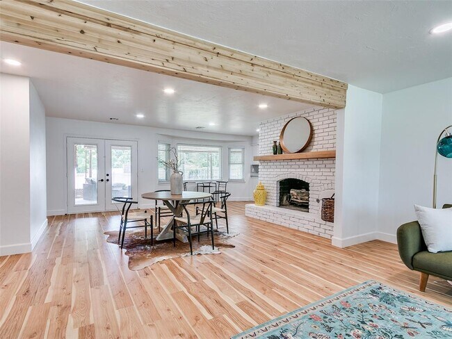 Building Photo - 2304 NW 56th Terrace