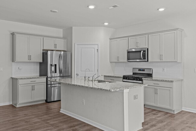 Building Photo - Stunning 5 Bedroom Home with a Fully Fenced In Yard!