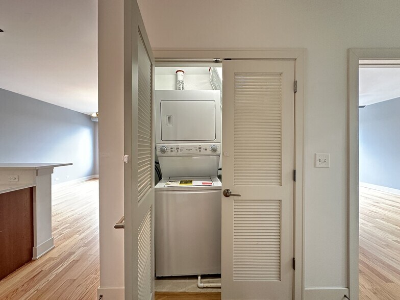 Building Photo - 2740 N Spaulding Ave