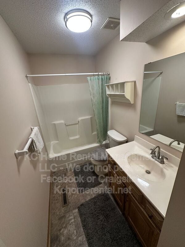 Building Photo - 15139 W 132nd St