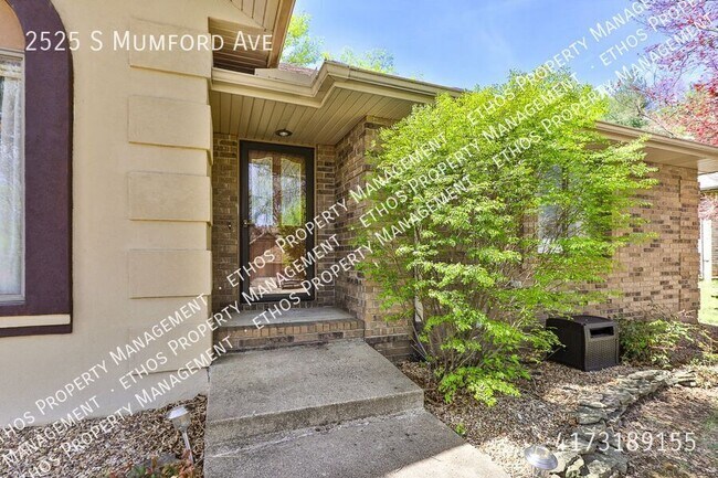 Building Photo - 2525 S Mumford Ave
