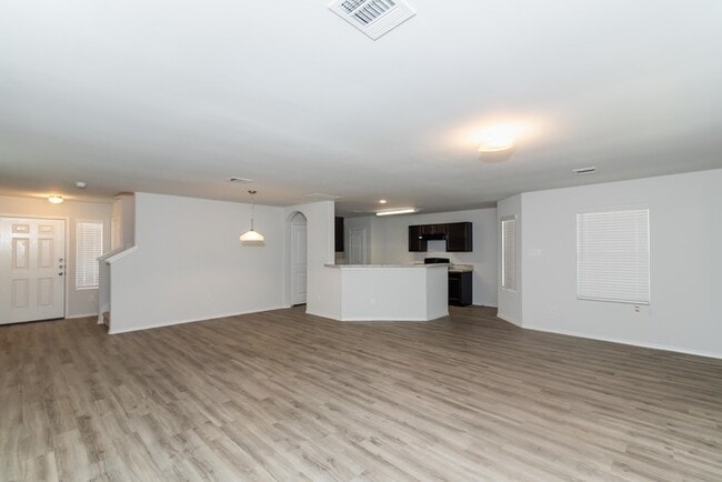 Building Photo - 18538 Boomi Ravine Trl