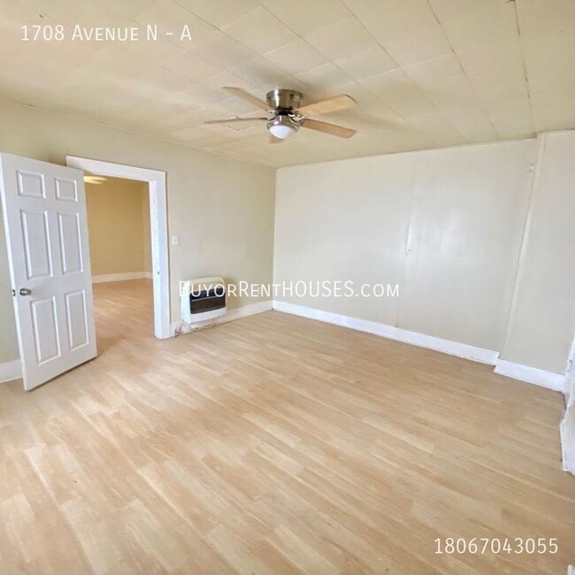 Primary Photo - PRICE REDUCTION! $199 Move-In Special (+ a...