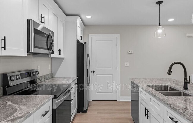 Building Photo - 36 Alden Ln