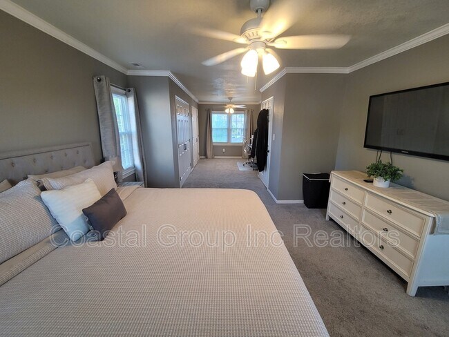 Building Photo - 1012 Meadowview Pl