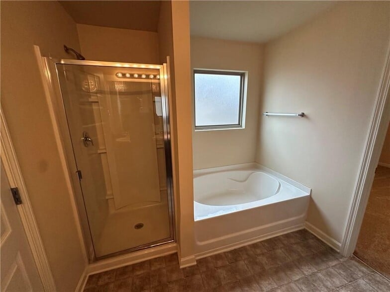 Building Photo - 376 Pernell