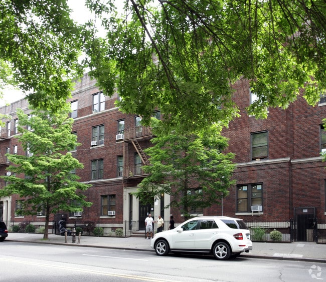 Primary Photo - Harding Court