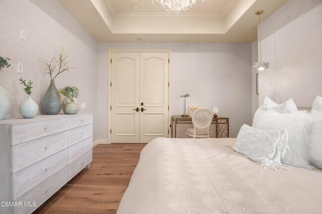 Building Photo - 4358 Cresthaven Dr