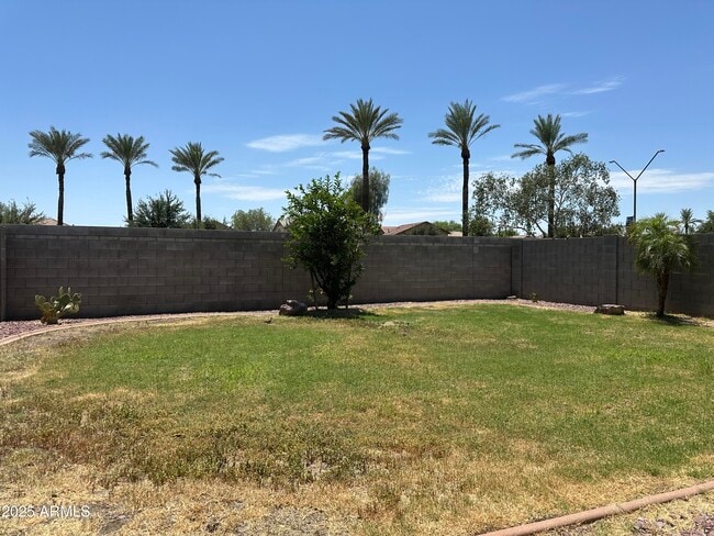 Building Photo - 14333 W Mitchell Dr