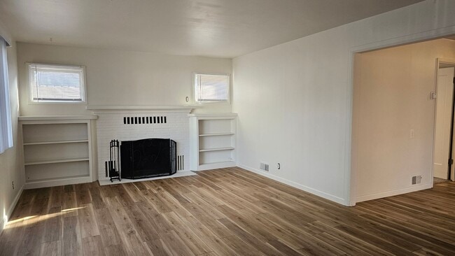 Building Photo - Jean Street 4 Plex