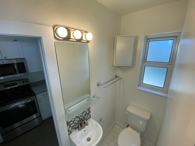 Building Photo - 715 2nd Ave S