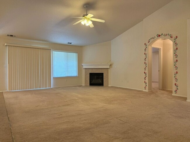 Building Photo - Charming 3-bedroom, 2-bath home in North Merced!