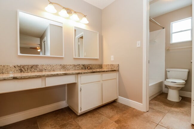 Building Photo - 1518 Crossridge Dr