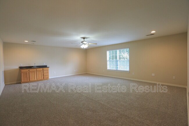 Building Photo - 1511 Benjamin Grn