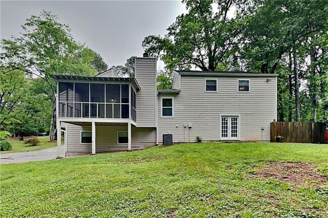 Building Photo - 1341 Rhododendron Dr NW