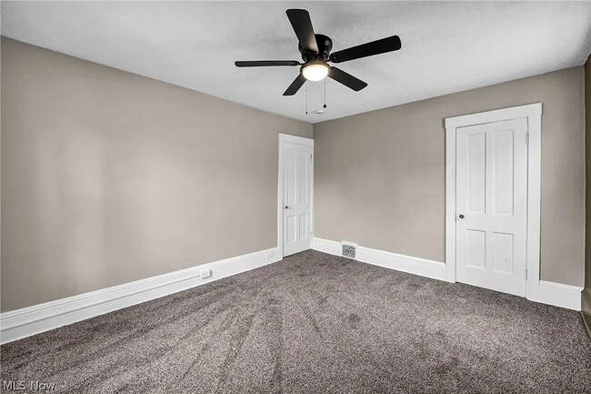 Building Photo - 5614 Drake Ave