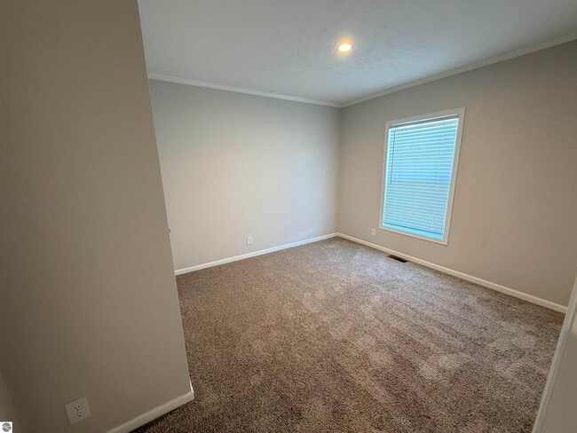 Building Photo - 2151 Alta Vista Dr