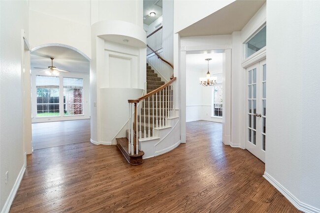 Building Photo - 3731 Charter Dr