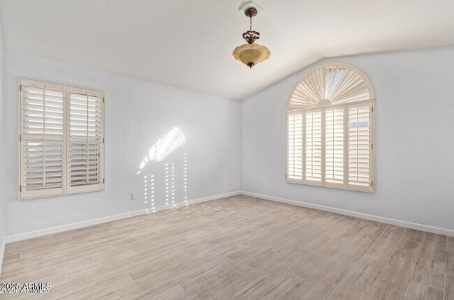 Building Photo - 4758 E Villa Maria Dr