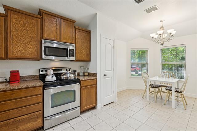 Building Photo - 913 Lovebird Ln