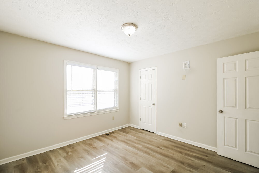 Building Photo - 10 Beaverdam Ct