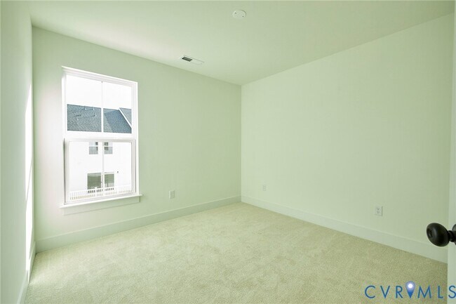 Building Photo - 15337 Sunray Wy
