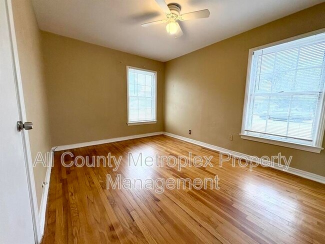 Building Photo - 315 Hillside Ave