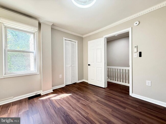 Building Photo - 1004 Girard St NW