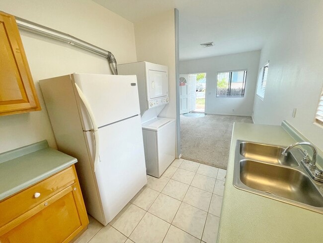 Building Photo - Unfurnished 2BR/1BA single level Ohana wit...