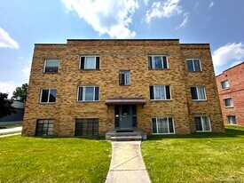 Building Photo - 4200 Ridge Rd