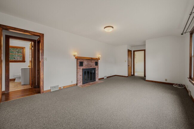 Building Photo - 293 Hamburg Rd