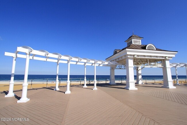 Building Photo - 5 Grant St