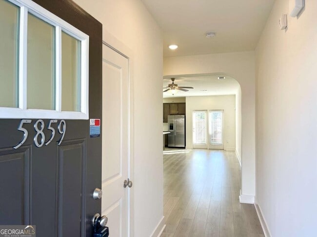 Building Photo - 5859 Greystone Dr