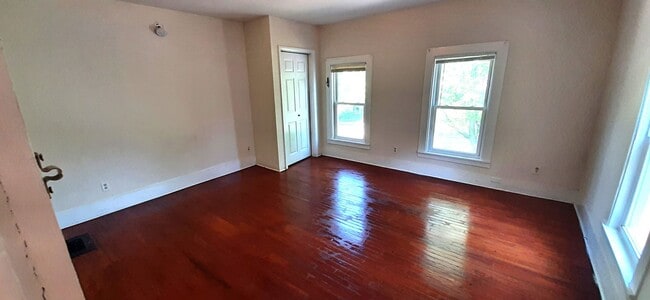 Building Photo - 504 S Aurora St