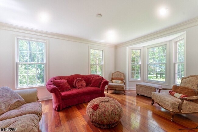 Building Photo - 12 Fieldflower Dr