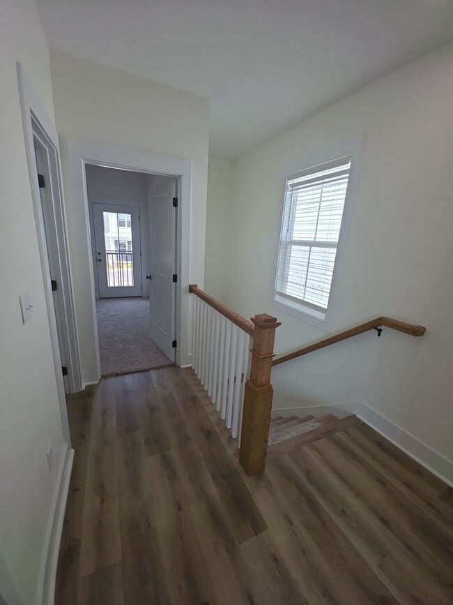 Building Photo - 3-Bedroom Highbury Townhome with Pool and Pickleball Court