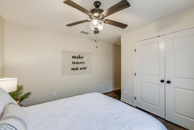 Building Photo - 3230 Creek Side Dr