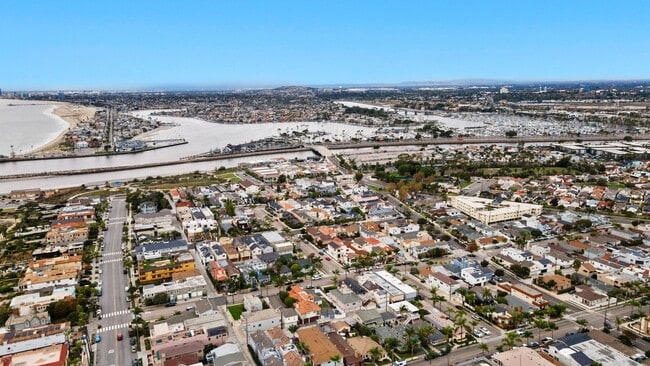 Building Photo - 124-126 4th Street Duplex