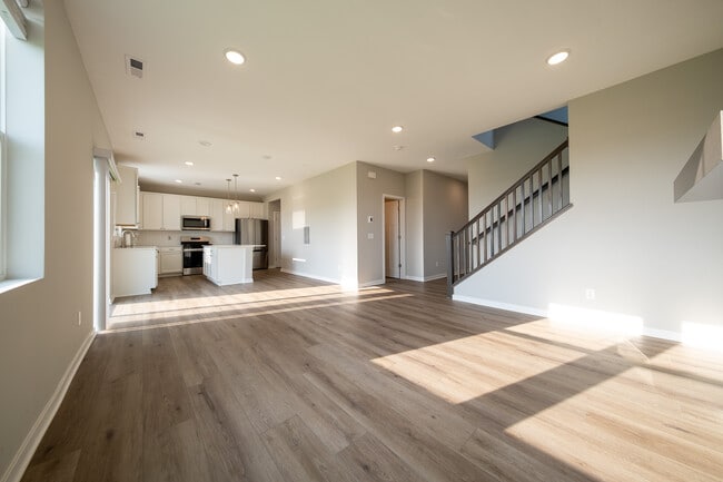 Building Photo - 15083 Athgoe Dr