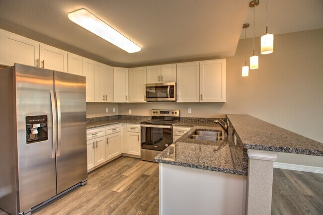 Building Photo - Luxury 3BR Townhome in The Villas at North...