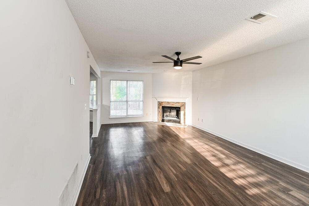Building Photo - 7159 Creekside Dr