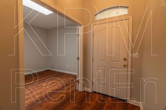 Building Photo - 10314 Creek Trail Cir