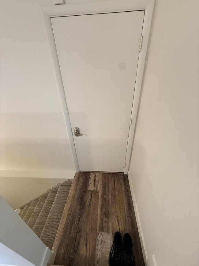 Building Photo - 633 S 1500 E